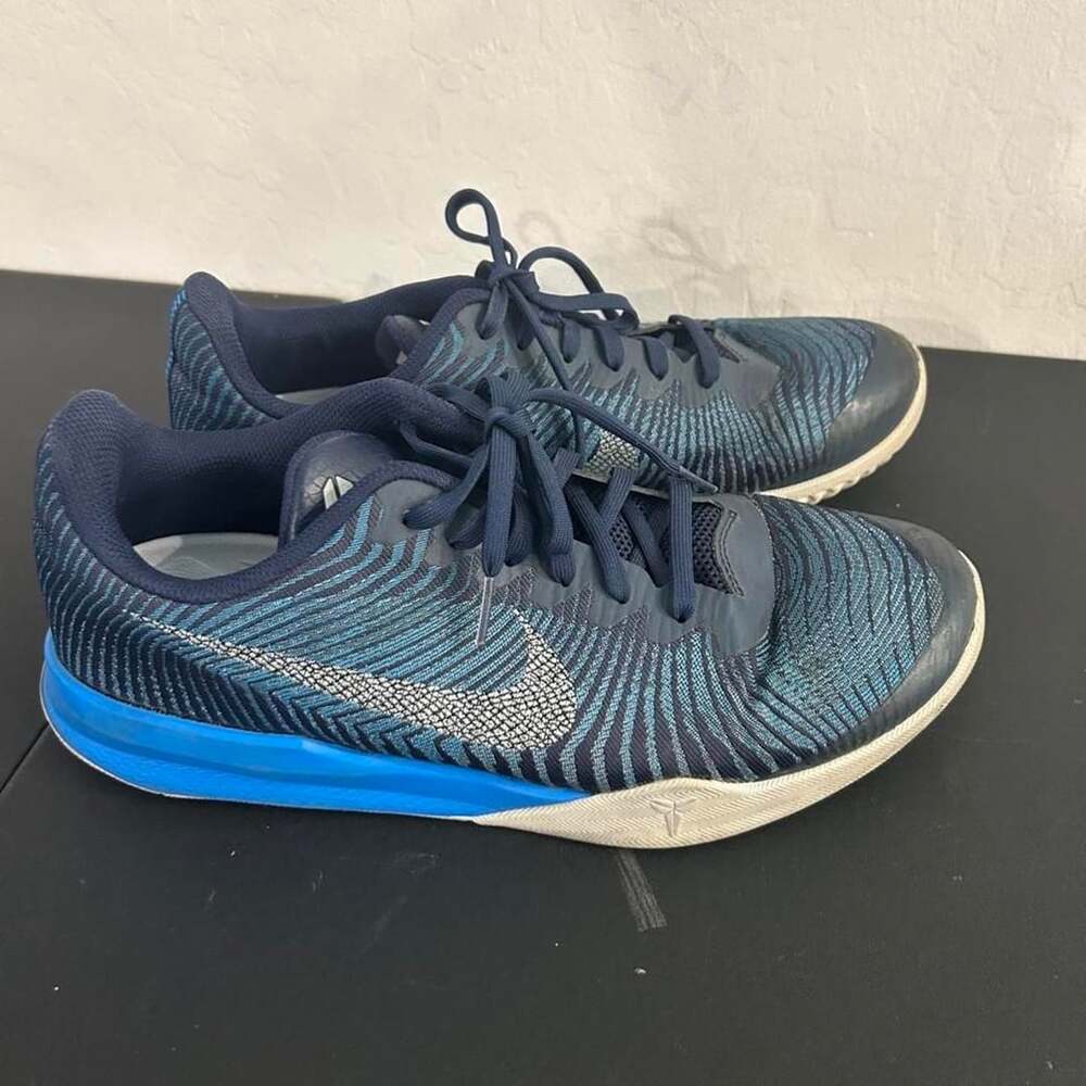 Nike Kobe Mentality II Size 10 Midnight Navy Blue